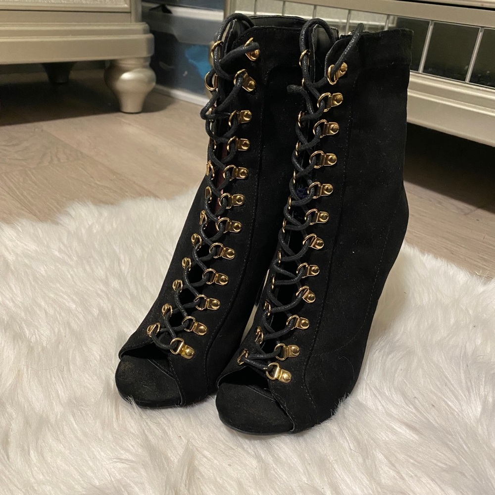 Cute Black Suede Stiletto Booties ✨